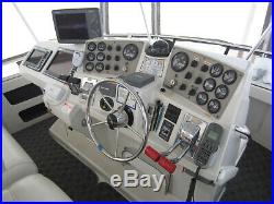 Carver 400 Cockpit Motor Yacht 1997, 42 ft, Twin Cummins Diesel Engines