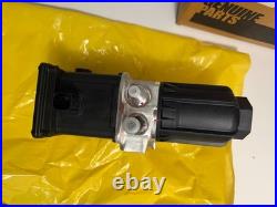 Cummins 5506956RX DEF Doser Pump For Cummins Diesel Engine 4388105 5506956